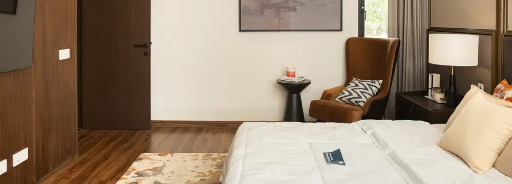 berbagai furniture di kamar tidur