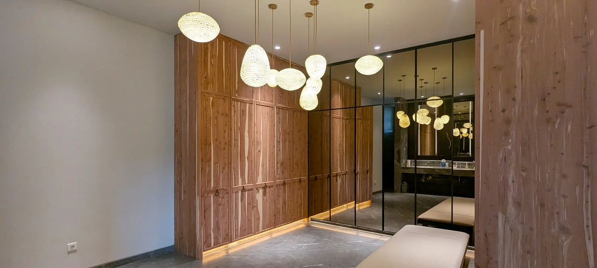 Walk-in Closet: Solusi Area Penyimpanan Pakaian yang Rapi untuk Rumah Modern