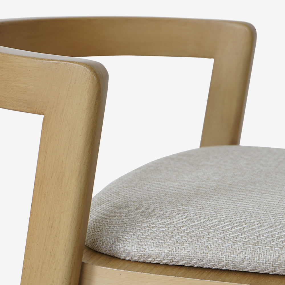 COM09494_44.8 x 47.4 x 88.7